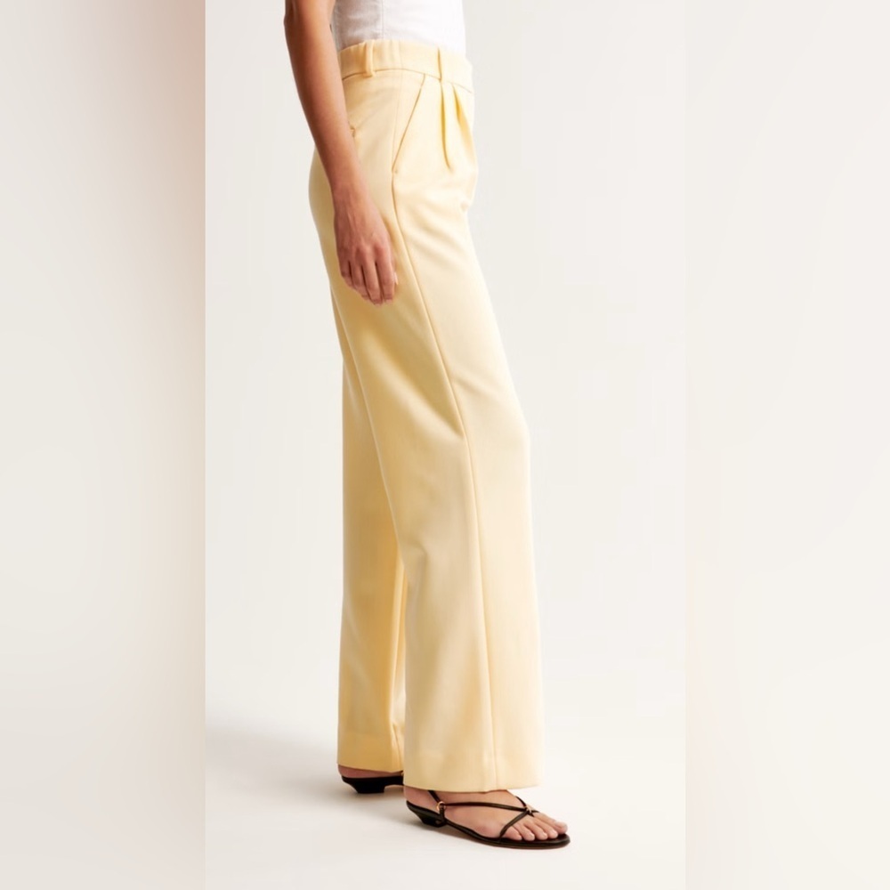 Abercrombie & Fitch Ultra Hight Rise Wide Leg Pant in Yellow, Size 34 - Picture 3 of 16